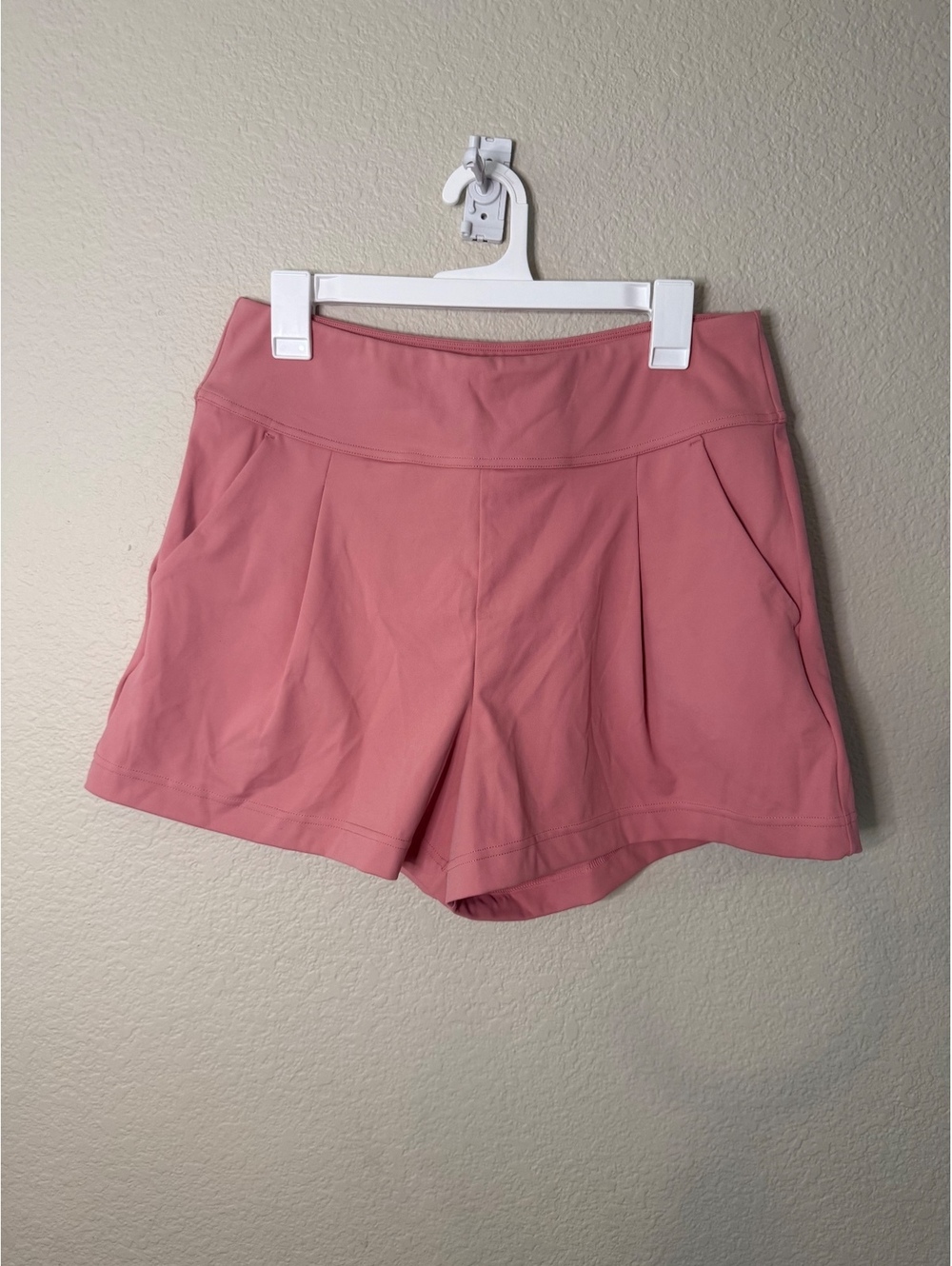 Halara Large DayStretch High Waisted Pocket Work Shorts in Pink